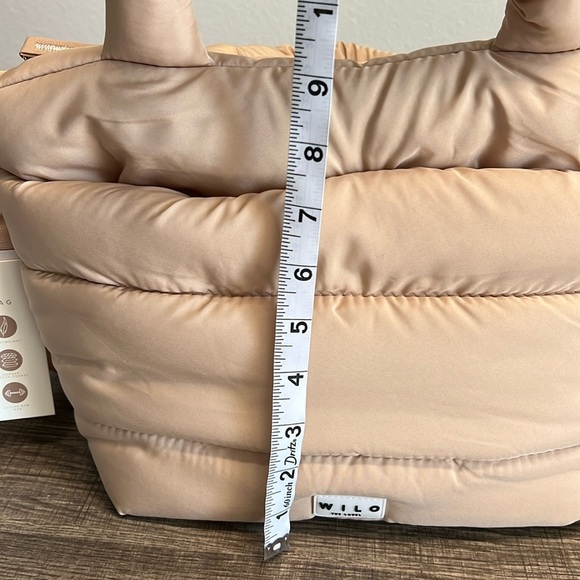 🤎 WILO The Label Weekender Quilted Travel/Gym/Baby Bag w/ Crossbody In Taupe - Picture 12 of 12